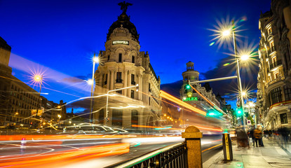 Obraz premium cityscape at Calle de Alcala and Gran Via after dusk.