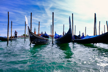 Fototapeta na wymiar Gondeln in Venedig