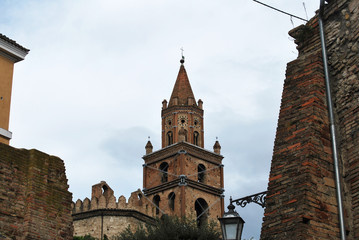 Antica chiesa a Teramo, Abruzzo, Italia