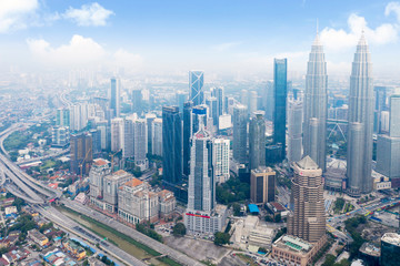 Fototapeta premium petronas twin towers and highway