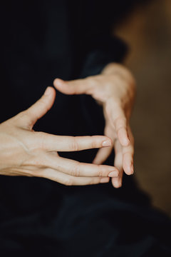 Communiquer avec les mains