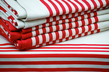 Tablecloths from the famous Basque fabrics in red and white stripes