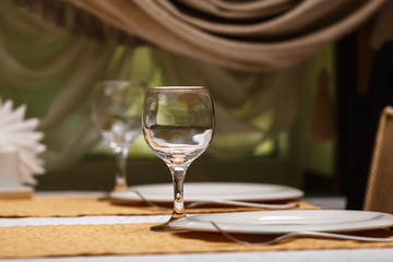 Table setting in the restaurant