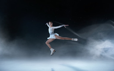 Obraz na płótnie Canvas Figure skating girl.