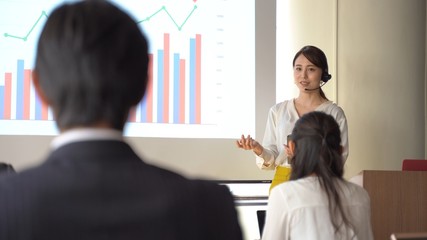 ビジネス　プレゼンテーション