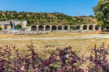 Obraz premium Perga or Perge, Turkey - September 12, 2019: an ancient Greek city in Anatolia, a large site of ancient ruins, now in Antalya Province on the Mediterranean coast 