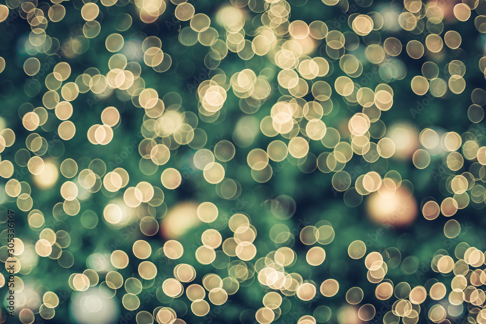Poster abstract blur decoration ball and light string on christmas tree with bokeh light background.winter 
