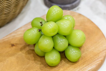 Shine Muscat, Seedless grape varieties
