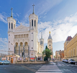 Fototapeta na wymiar Basilique Notre-Dame de Fourvière à Lyon
