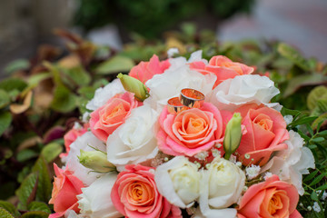 wedding gold rings for the ceremony