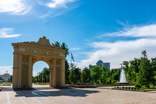 Rudaki Images – Parcourir 117 le catalogue de photos, vecteurs et ...