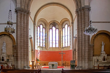 Quiberon. Intérieur de l'église Notre-Dame de Locmaria. Morbihan. Bretagne