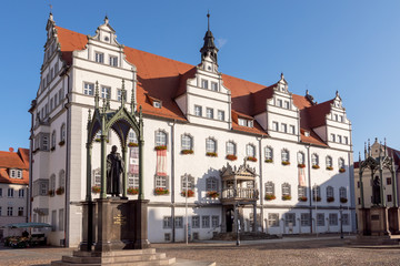 Fototapeta na wymiar Das historische Rathaus in der Lutherstadt Wittenberg, Sachsen-Anhalt