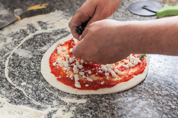 Preparazione pizza napoletana