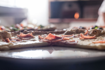 Preparazione pizza napoletana