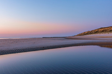 Sonnenuntergang am Strand beim Roten Kliff auf der Insel Sylt - 305479152