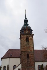 Fototapeta na wymiar Die katholische Dorfkirche St. Barbara von Hainfeld in der Pfalz