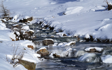 eisiger fluss