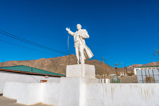 Murghab Lenin Statue 09