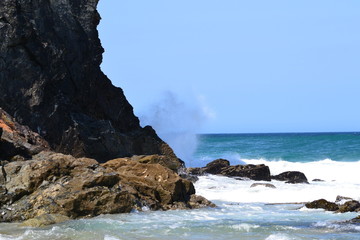 Fototapeta na wymiar crashing waves and surf