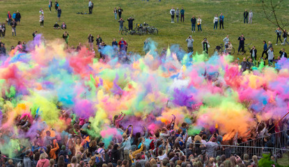 Festiwal Kolorów Holi. Indyjskie święto z kolorowym pudrem, Polska - obrazy, fototapety, plakaty