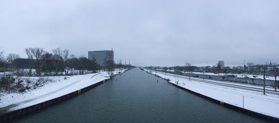 Blick &uuml;ber den Mittellandkanal in Wolfsburg