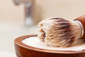 shaving equipment with vegan shaving brush