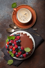 Cheesecake with berries and chocolate
