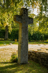 Steinkreuz zur Erinnerung der Opfer des Holocaust in Grafeneck