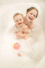 Brothers bathe in the bathroom