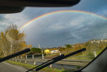 arcobaleno in auto