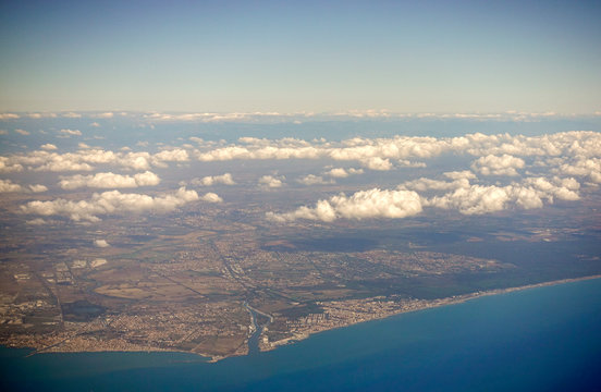 foto aerea della foce del fiume tevere -101