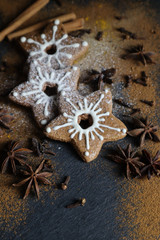 Weihnachtsplätzchen/ Lebkuchen/ Kekse mit Gewürzen