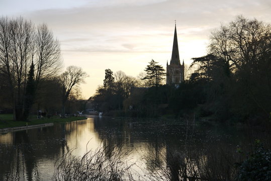 View across the river avon stratford in warwickshire countryside