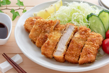 とんかつとキャベツの盛り合わせ