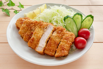 とんかつとキャベツの盛り合わせ