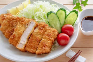 とんかつとキャベツの盛り合わせ