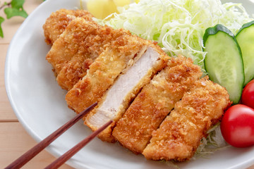 とんかつとキャベツの盛り合わせ