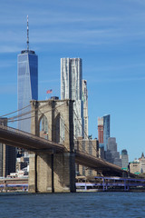 Fototapeta na wymiar Brooklyn Bridge & Manhattan Skyline