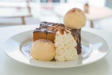 honey toast with vanilla ice-cream and chocolate