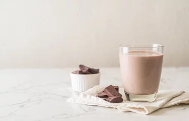 Fototapete Rund glass of chocolate milk © topntp