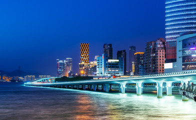 Fototapeta premium Xiamen coastline building landscape night view