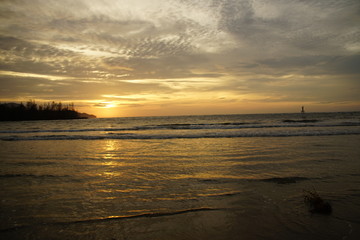 マレーシア　コタキナバル　浜辺の夕暮れ