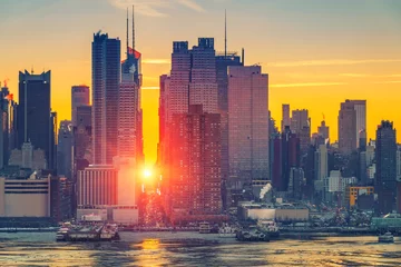 Fototapeten Sunrise over Manhattan in New York, USA © sborisov