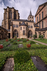Fototapeta na wymiar Klostergarten in Trier