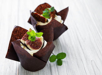 Cupcakes with figs