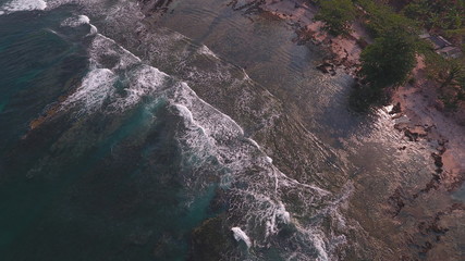 calm waves to the beach