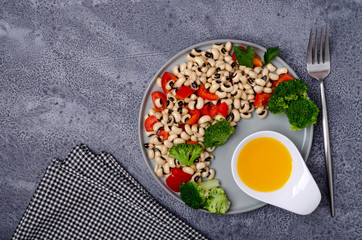 Salad beans with vegetables