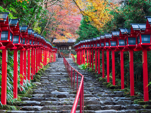 秋の京都　貴船神社