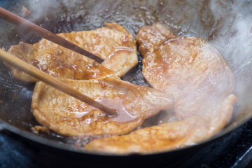 しょうが焼きをつくる